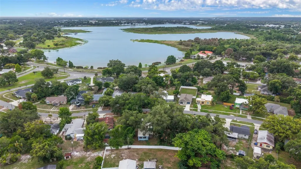1516 E Elm Road Lakeland FL 33801