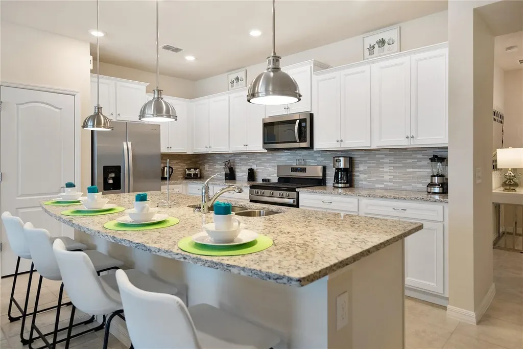 7525 Oak Spring Lane Davenport FL 33837
