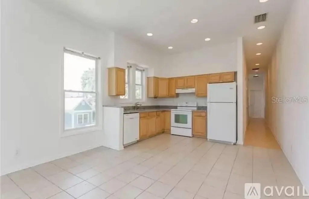 2006 E 4th Avenue Tampa FL 33605
