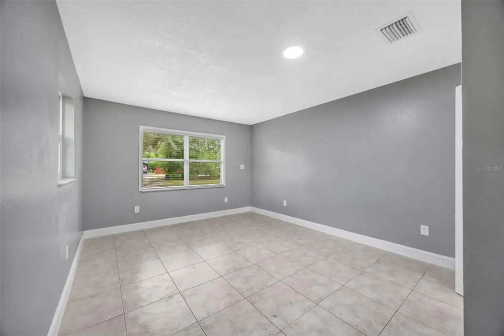 308 S Kingsway Road Seffner FL 33584