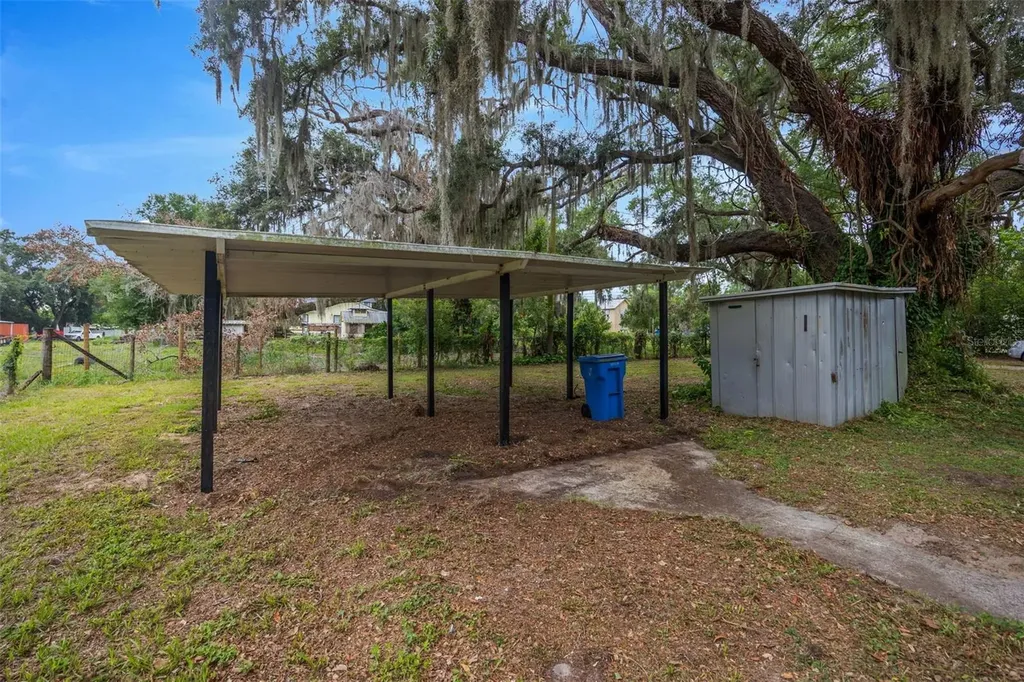 308 S Kingsway Road Seffner FL 33584