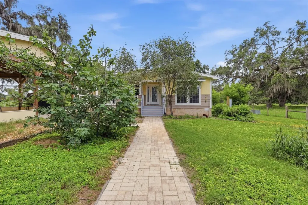 9468 Janmar Road Dade City FL 33525