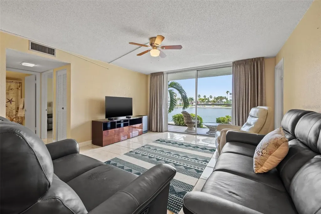 7540 Bay Island Drive S South Pasadena FL 33707