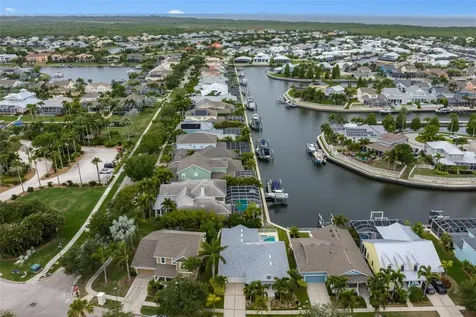 404 Islebay Drive Apollo Beach FL 33572
