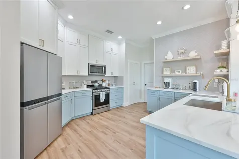 404 Islebay Drive Apollo Beach FL 33572