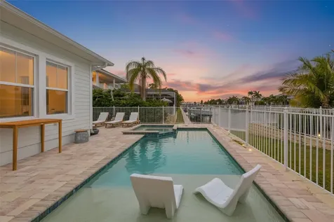 404 Islebay Drive Apollo Beach FL 33572