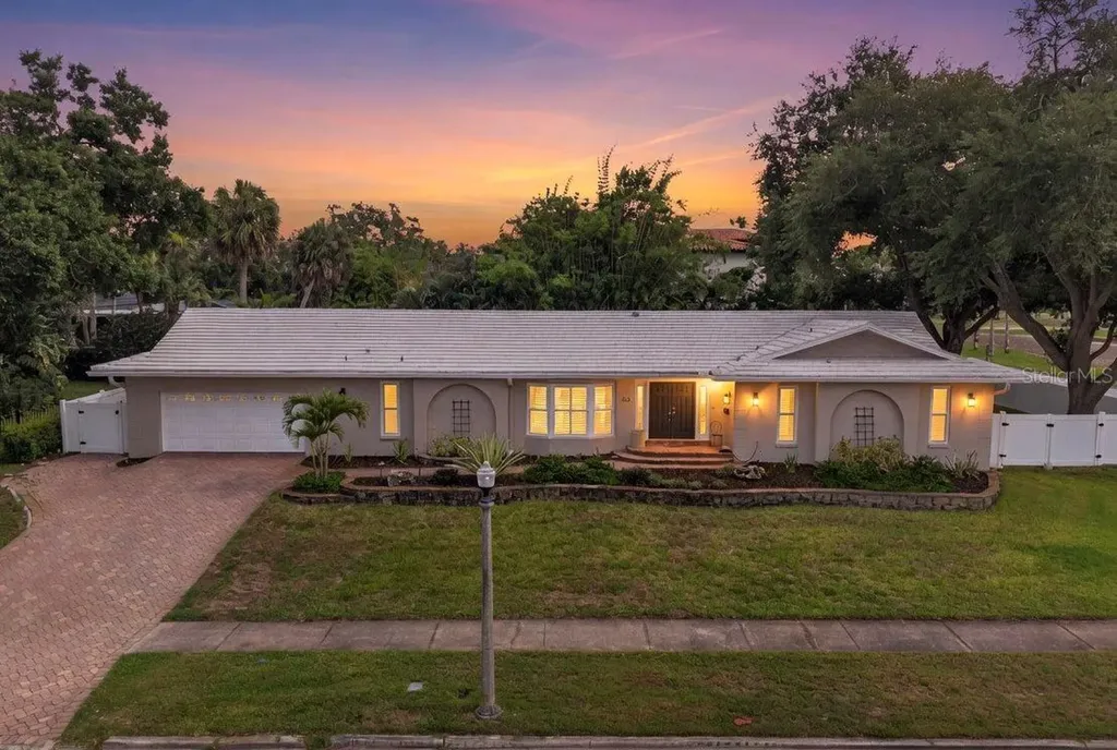 303 Roebling Road S Belleair FL 33756