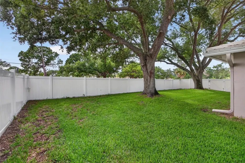 303 Roebling Road S Belleair FL 33756