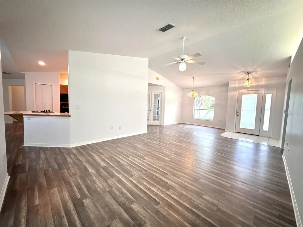 29439 Schinnecock Hills Lane San Antonio FL 33576