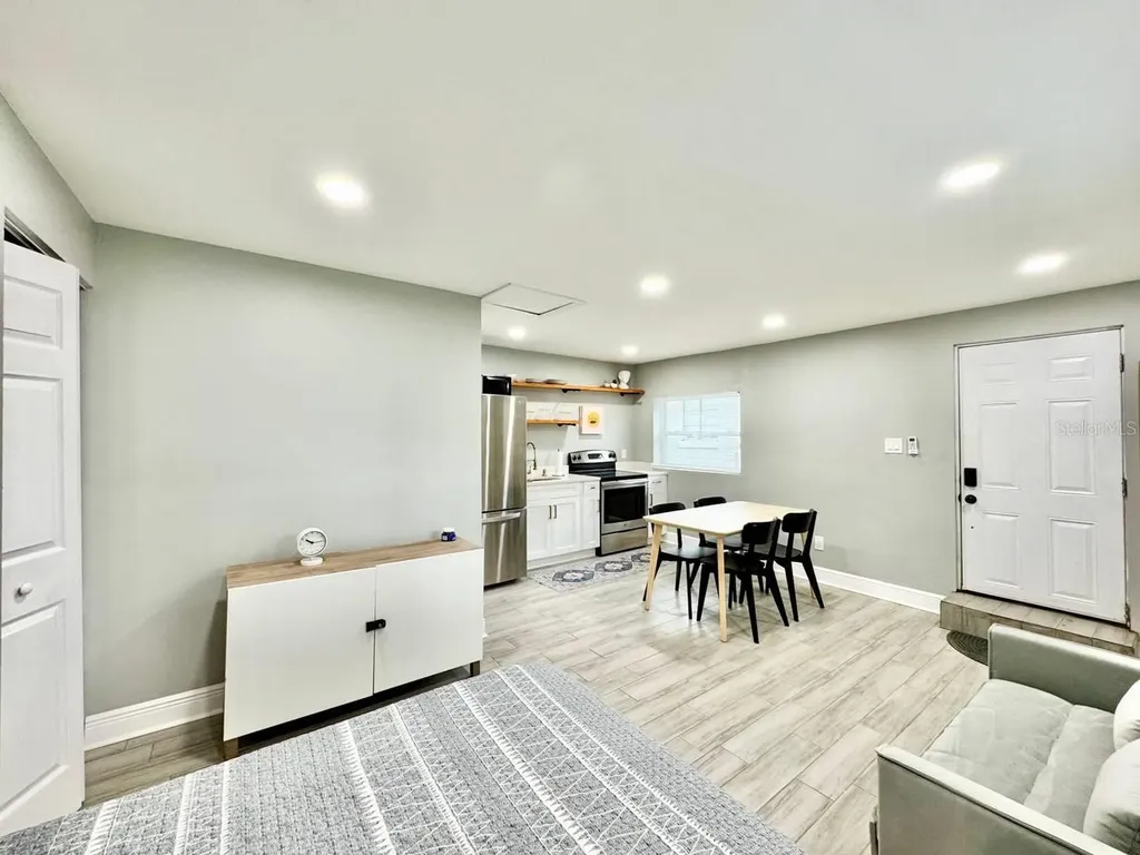 1803 E Frierson Avenue Tampa FL 33610