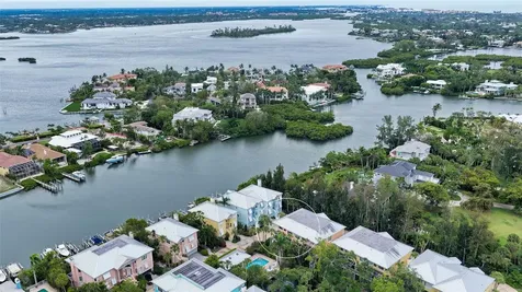 3942 Hamilton Club Circle Sarasota FL 34242