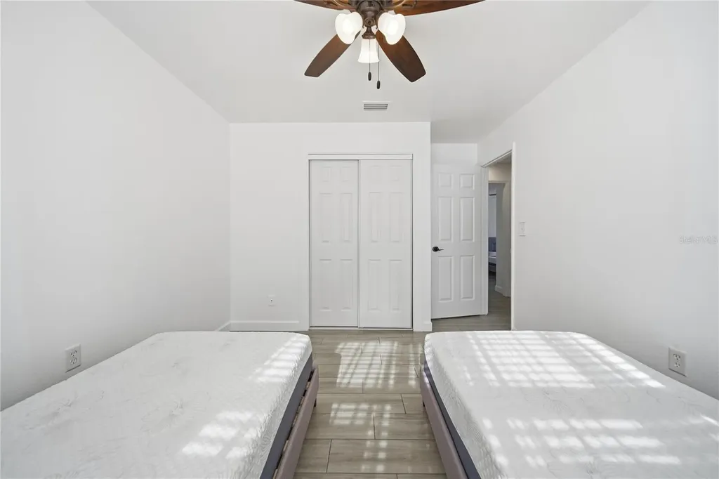 6292 109th Avenue N Pinellas Park FL 33782