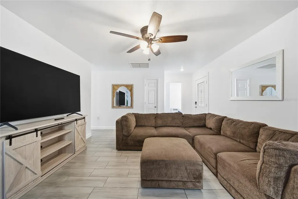 6292 109th Avenue N Pinellas Park FL 33782