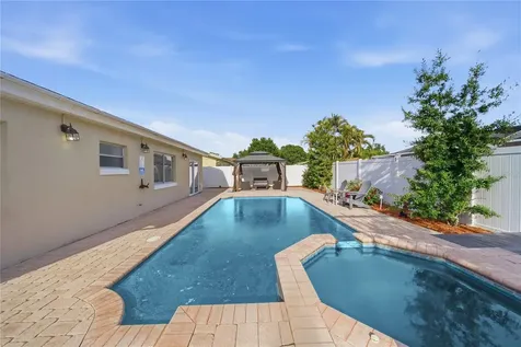 6292 109th Avenue N Pinellas Park FL 33782