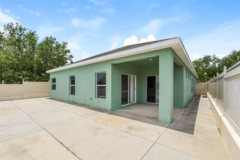 1221 Longville Circle Tavares FL 32778