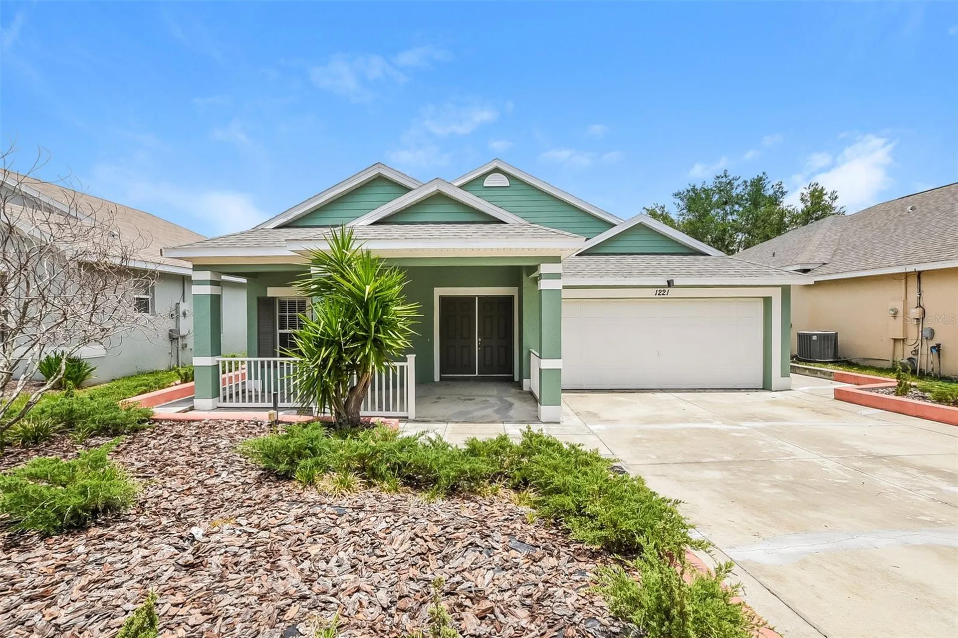 1221 Longville Circle Tavares FL 32778