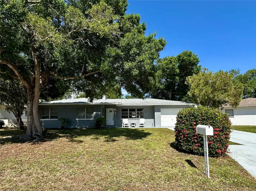 4917 99th Street N St Petersburg FL 33708