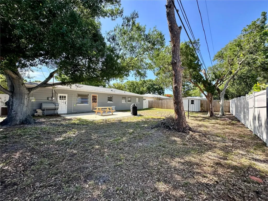 4917 99th Street N St Petersburg FL 33708