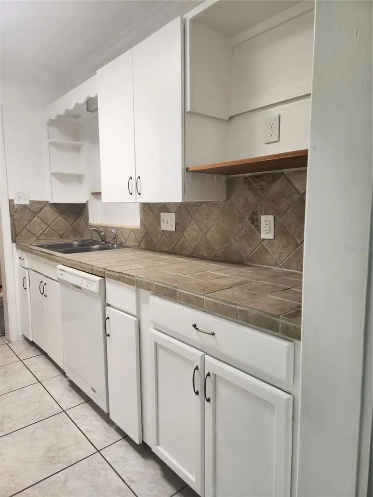2023 Gold Avenue Sarasota FL 34235