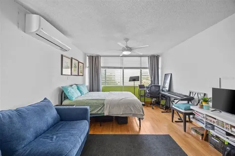 708 Calle Central Condominio Royal House San Juan PR 00907