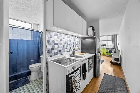 708 Calle Central Condominio Royal House San Juan PR 00907