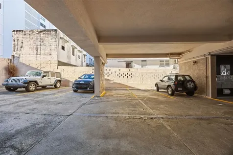 708 Calle Central Condominio Royal House San Juan PR 00907