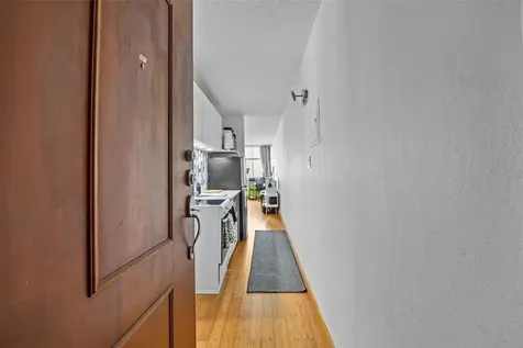 708 Calle Central Condominio Royal House San Juan PR 00907