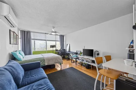 708 Calle Central Condominio Royal House San Juan PR 00907