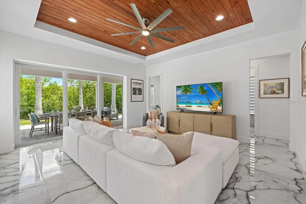 811 30th Court E Bradenton FL 34208