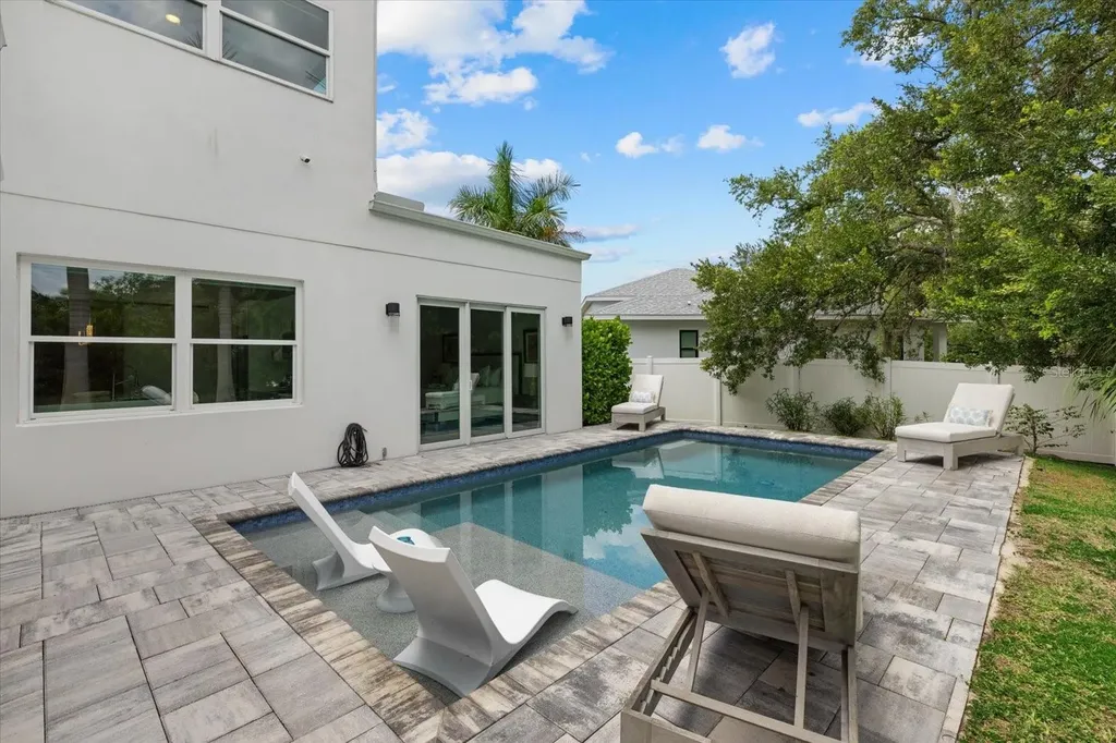 811 30th Court E Bradenton FL 34208
