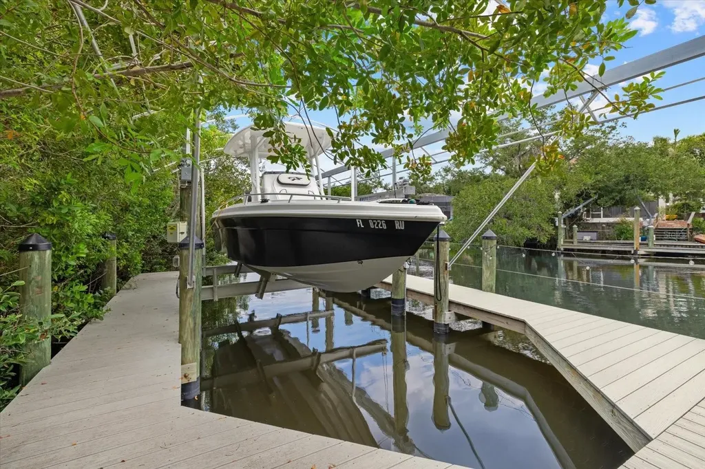811 30th Court E Bradenton FL 34208