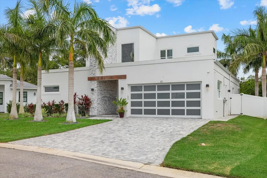 811 30th Court E Bradenton FL 34208