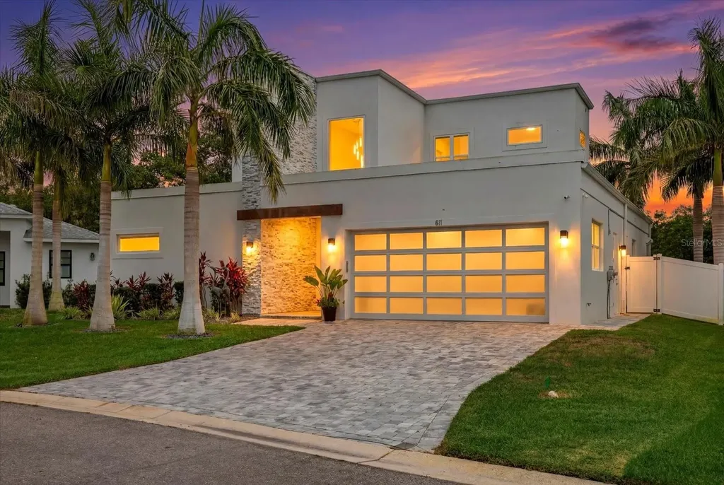 811 30th Court E Bradenton FL 34208
