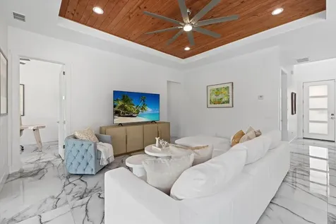 811 30th Court E Bradenton FL 34208