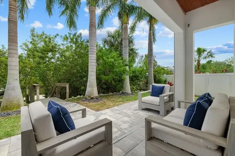 811 30th Court E Bradenton FL 34208