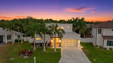 811 30th Court E Bradenton FL 34208