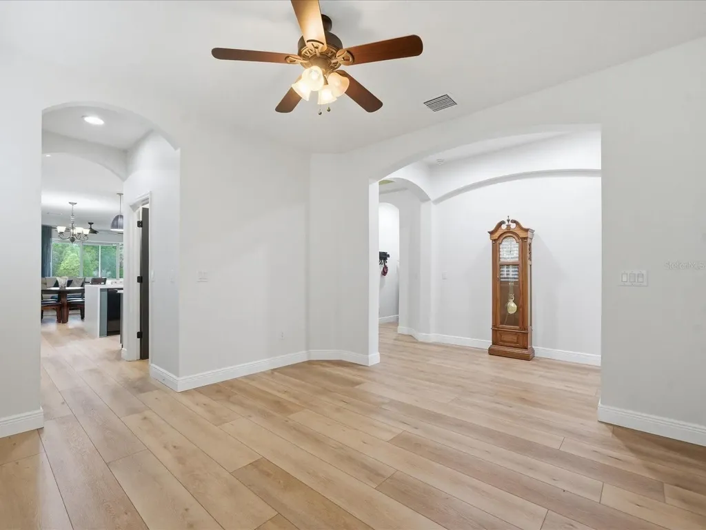 17735 Bright Wheat Drive Lithia FL 33547