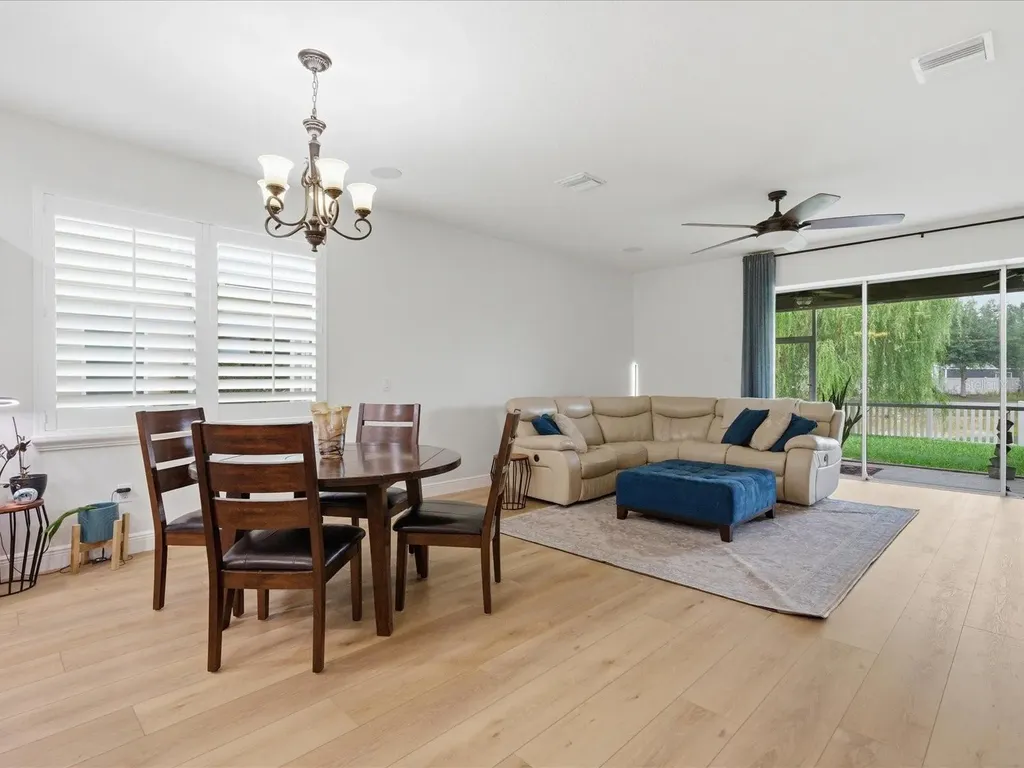 17735 Bright Wheat Drive Lithia FL 33547