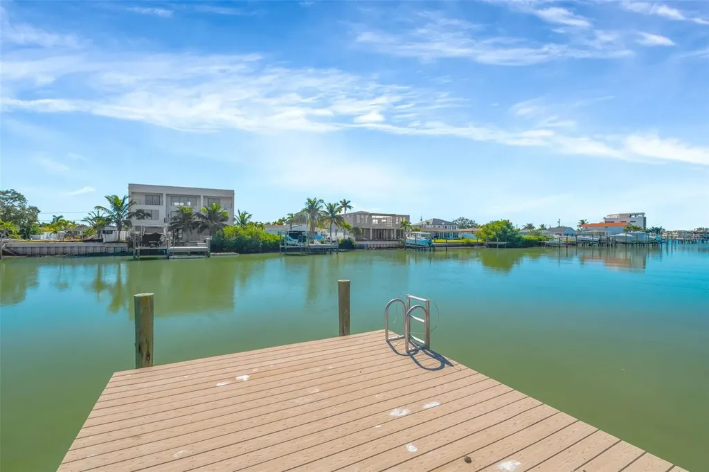 7932 2nd Avenue S St Petersburg FL 33707