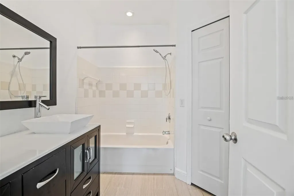 5571 Rosehill Road Sarasota FL 34233