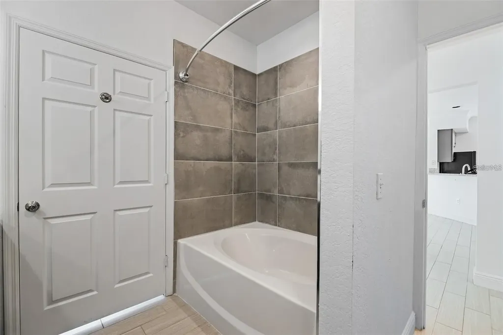 5571 Rosehill Road Sarasota FL 34233