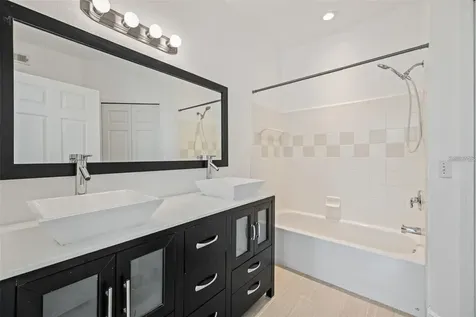 5571 Rosehill Road Sarasota FL 34233