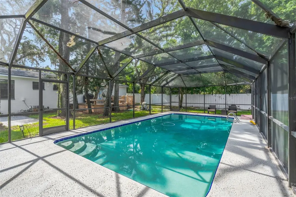 8732 Overlook Drive Tampa FL 33617