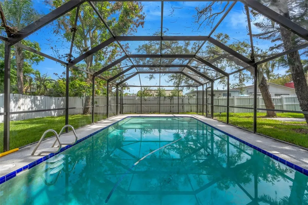 8732 Overlook Drive Tampa FL 33617