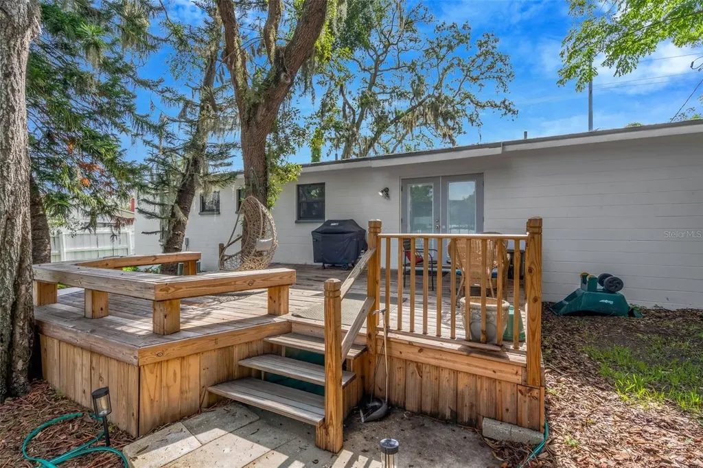 8732 Overlook Drive Tampa FL 33617