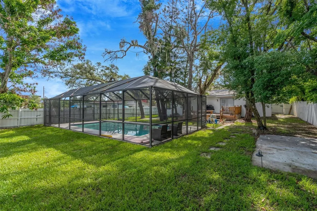 8732 Overlook Drive Tampa FL 33617
