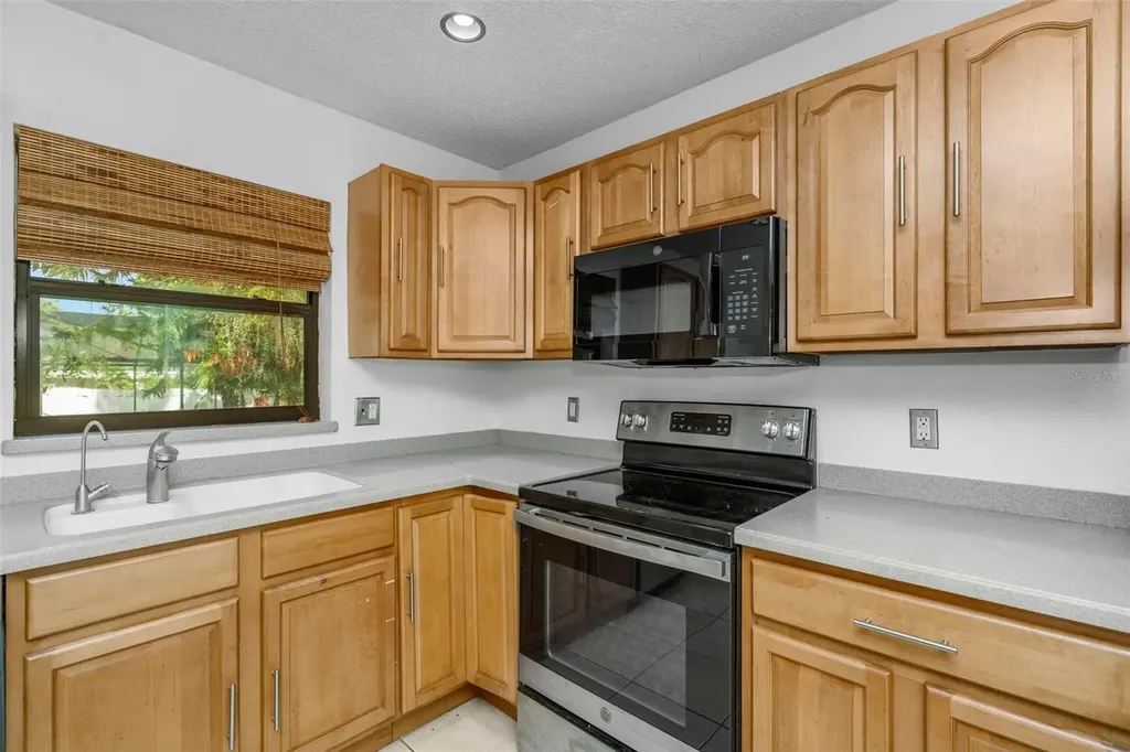 8732 Overlook Drive Tampa FL 33617