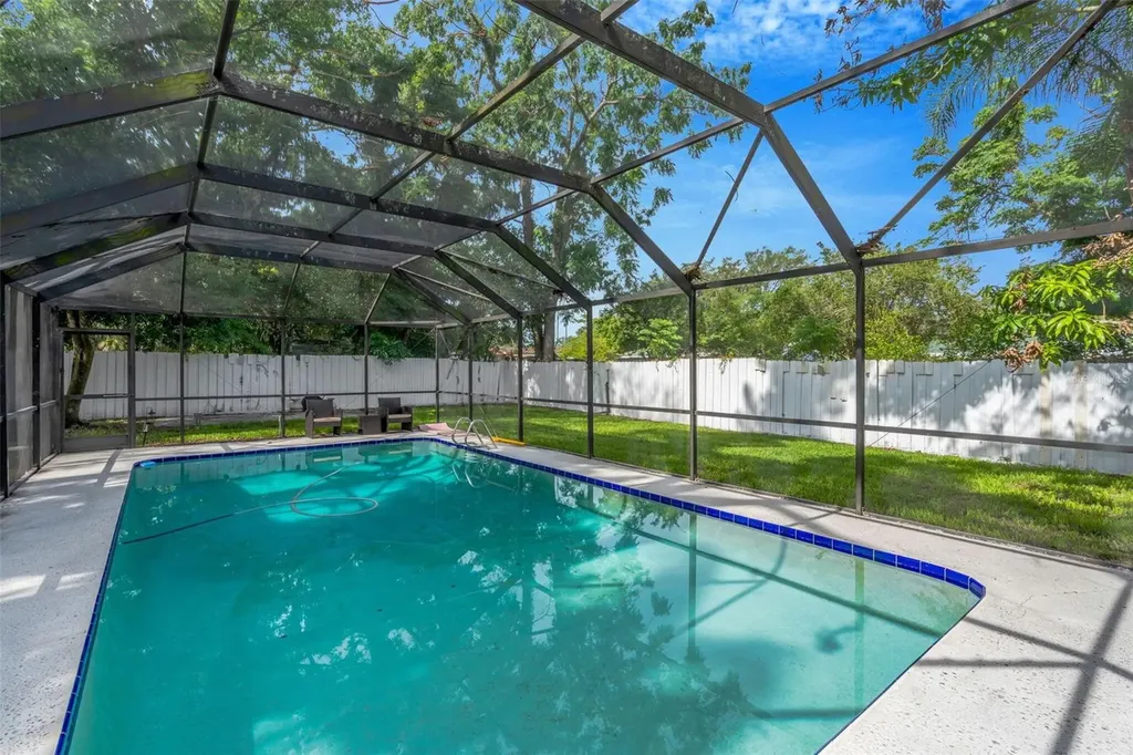 8732 Overlook Drive Tampa FL 33617