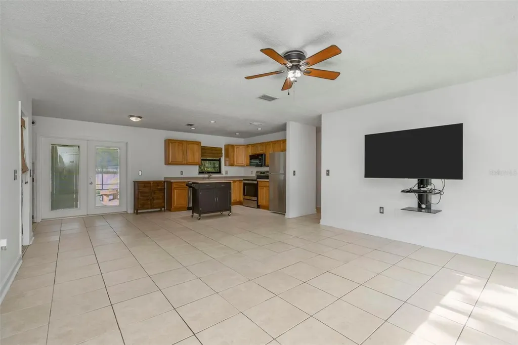 8732 Overlook Drive Tampa FL 33617
