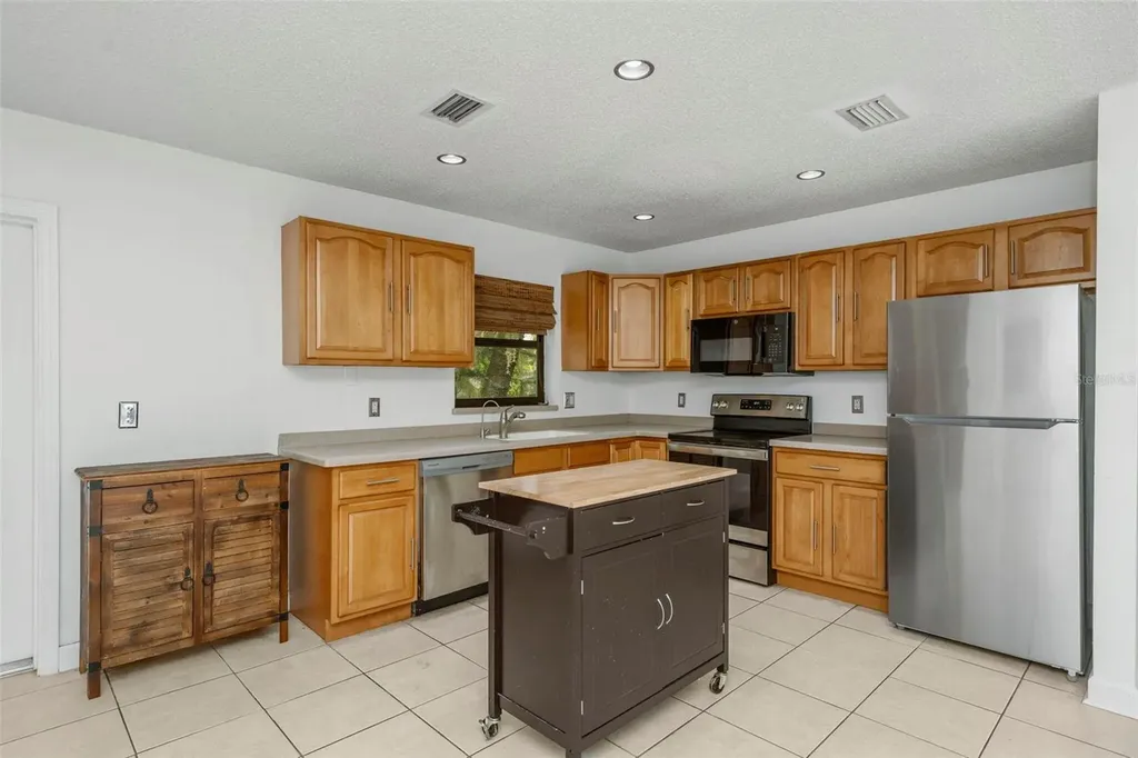 8732 Overlook Drive Tampa FL 33617